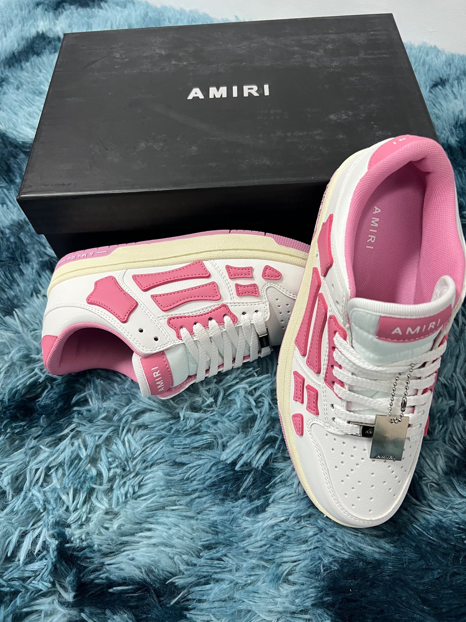 AMIRI PINK AND WHITE SNEAKER
