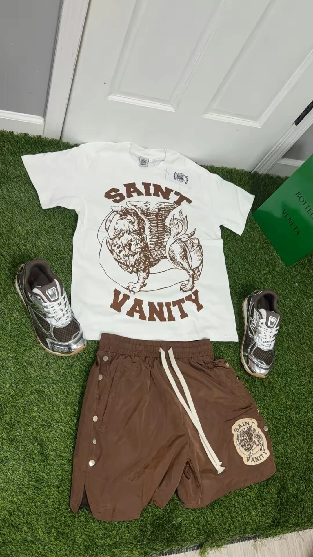 BOTTEGA & SAINT VANITY SET