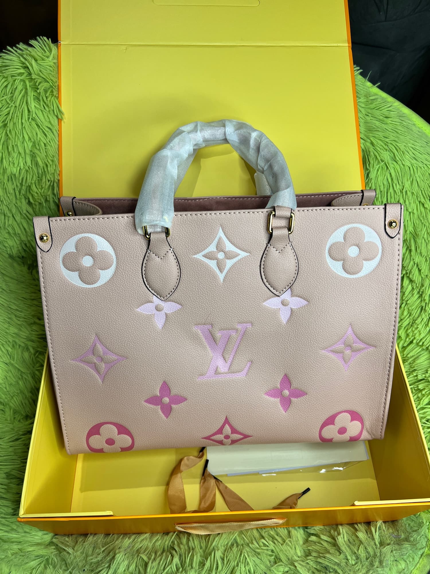 LV Purse
