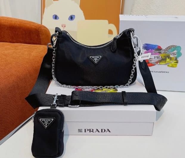 PRADA PURSE