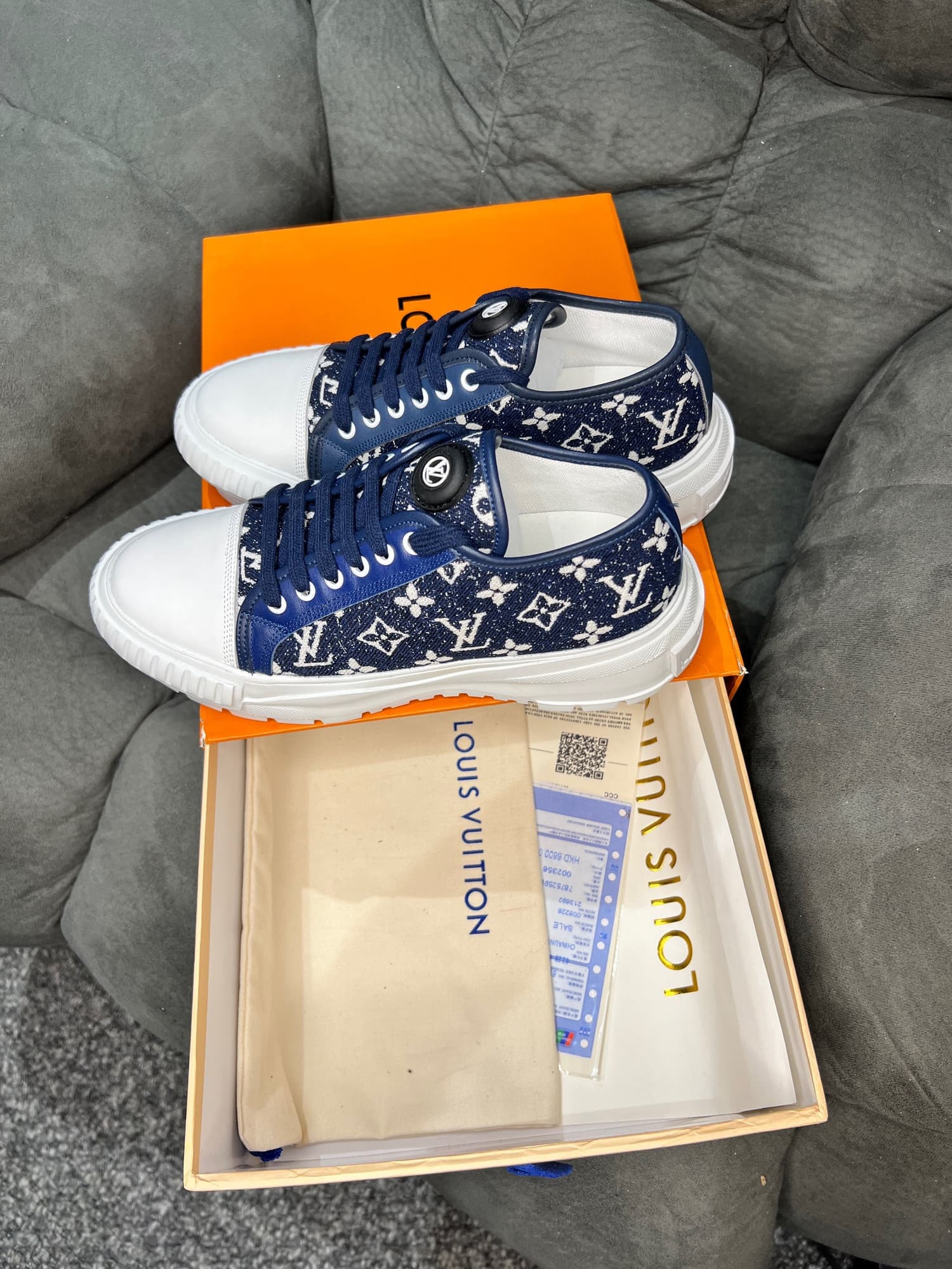 LV SNEAKER