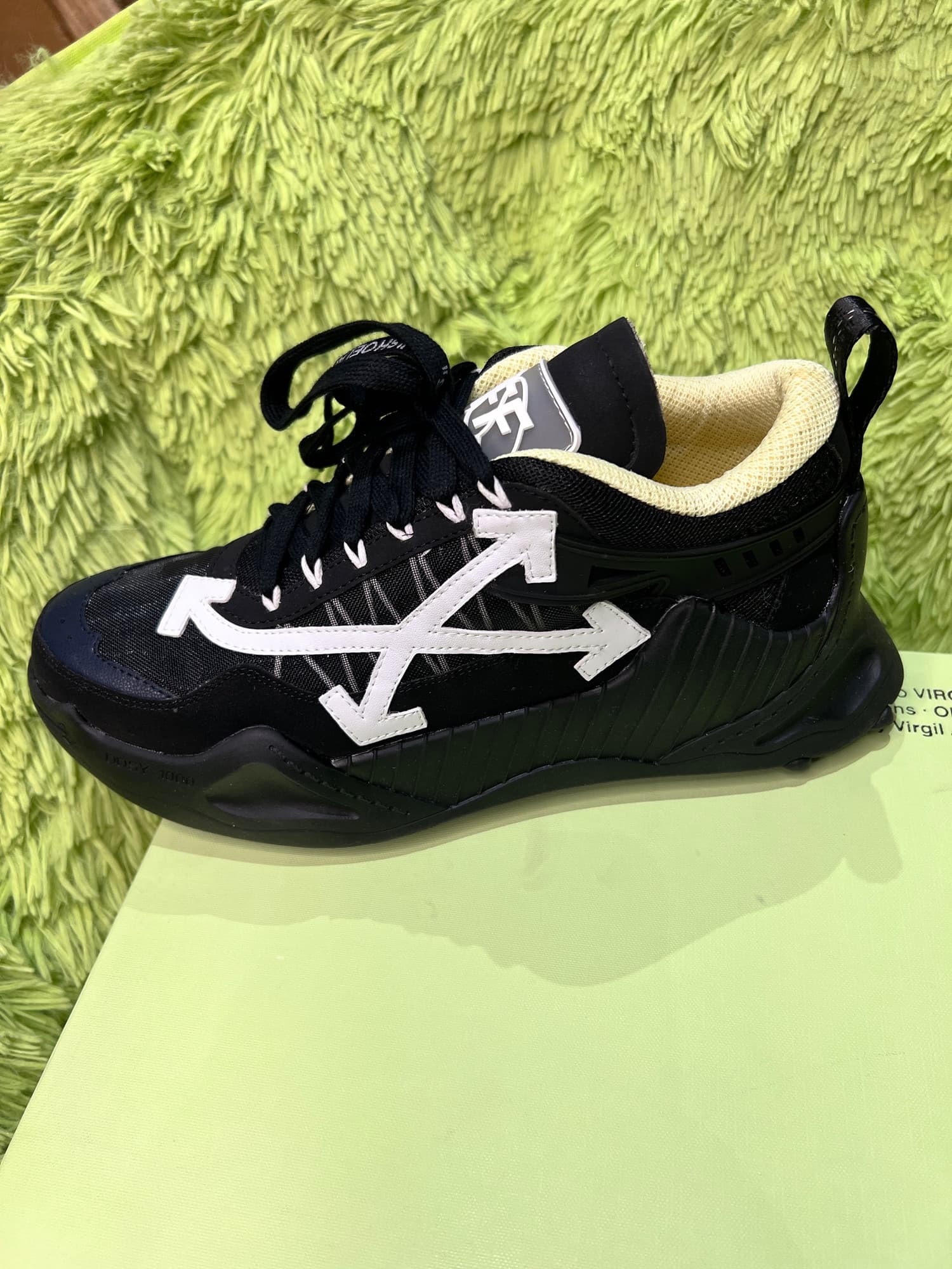 Off White Sneaker