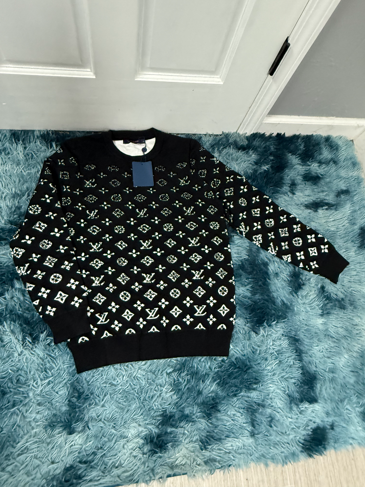 LV SWEATER