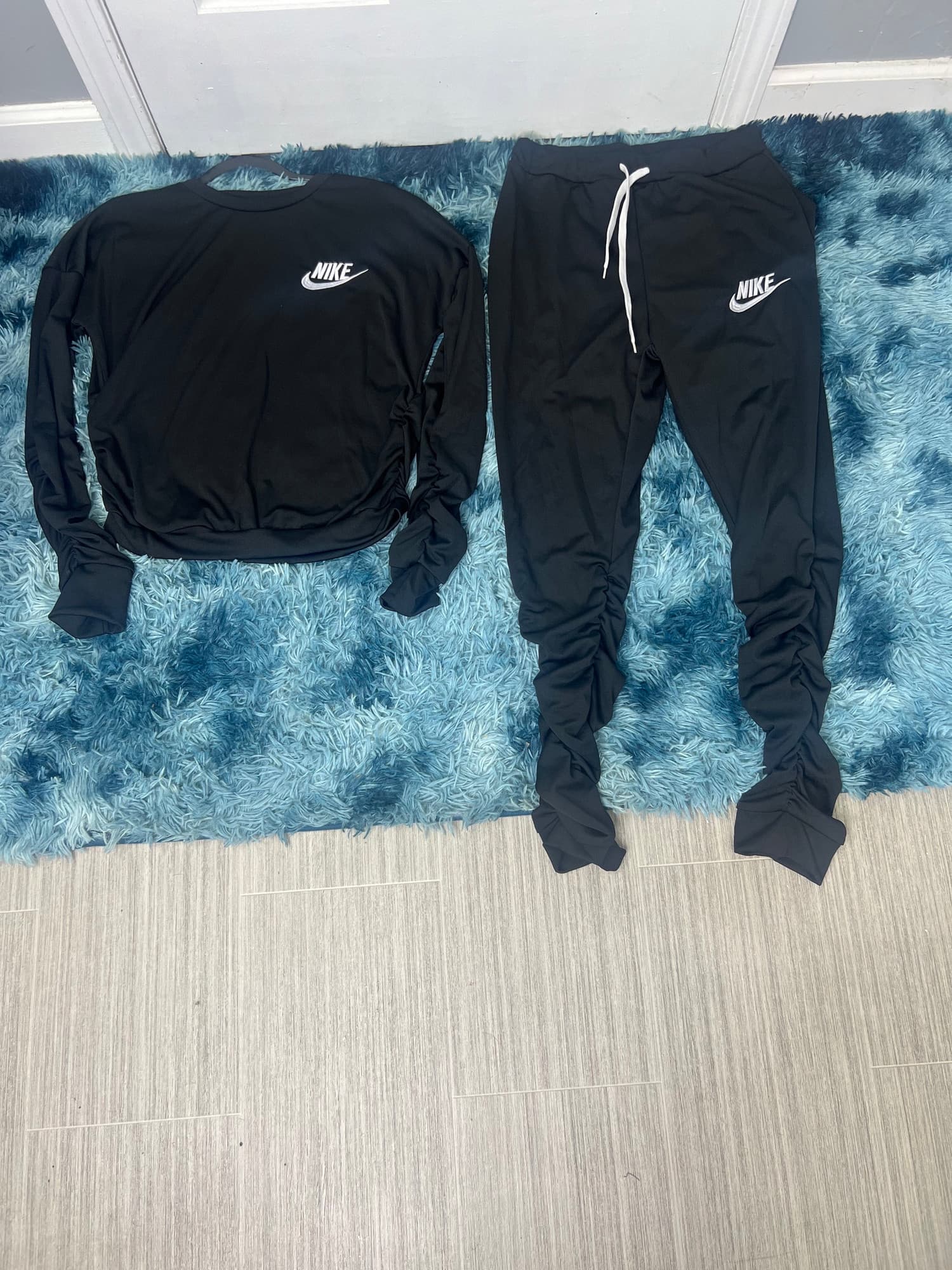 NIKE WOMEN SET