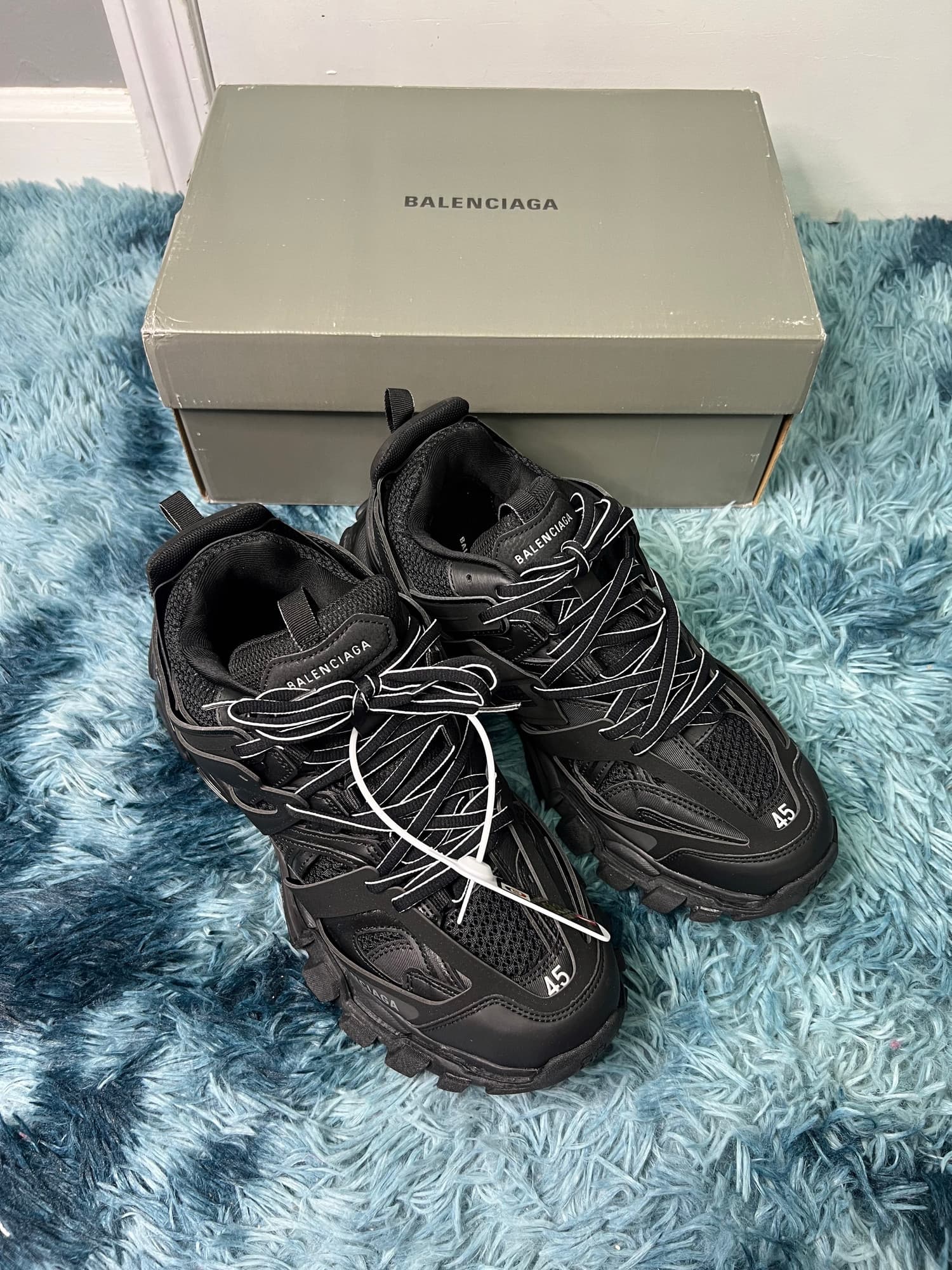 BALENCIAGA TRACK
